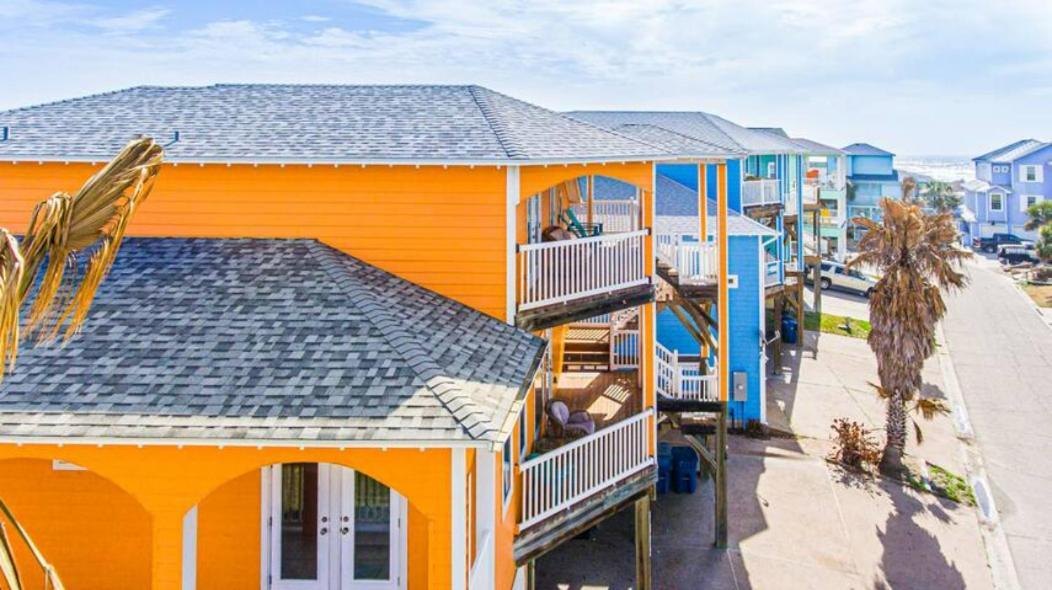 7 Bedroom Home Steps To The Beach With 4 Patios And Pool! Sleeps 20 Порт-Аранзас Екстер'єр фото