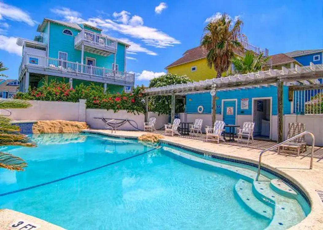 7 Bedroom Home Steps To The Beach With 4 Patios And Pool! Sleeps 20 Порт-Аранзас Екстер'єр фото
