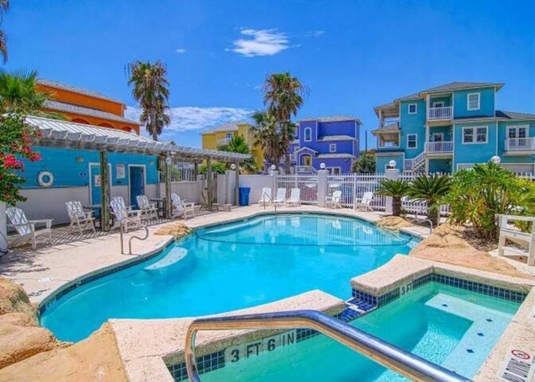 7 Bedroom Home Steps To The Beach With 4 Patios And Pool! Sleeps 20 Порт-Аранзас Екстер'єр фото