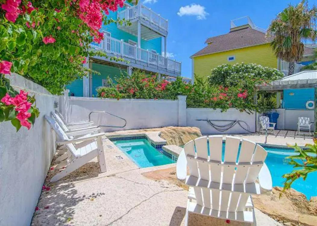 7 Bedroom Home Steps To The Beach With 4 Patios And Pool! Sleeps 20 Порт-Аранзас Екстер'єр фото