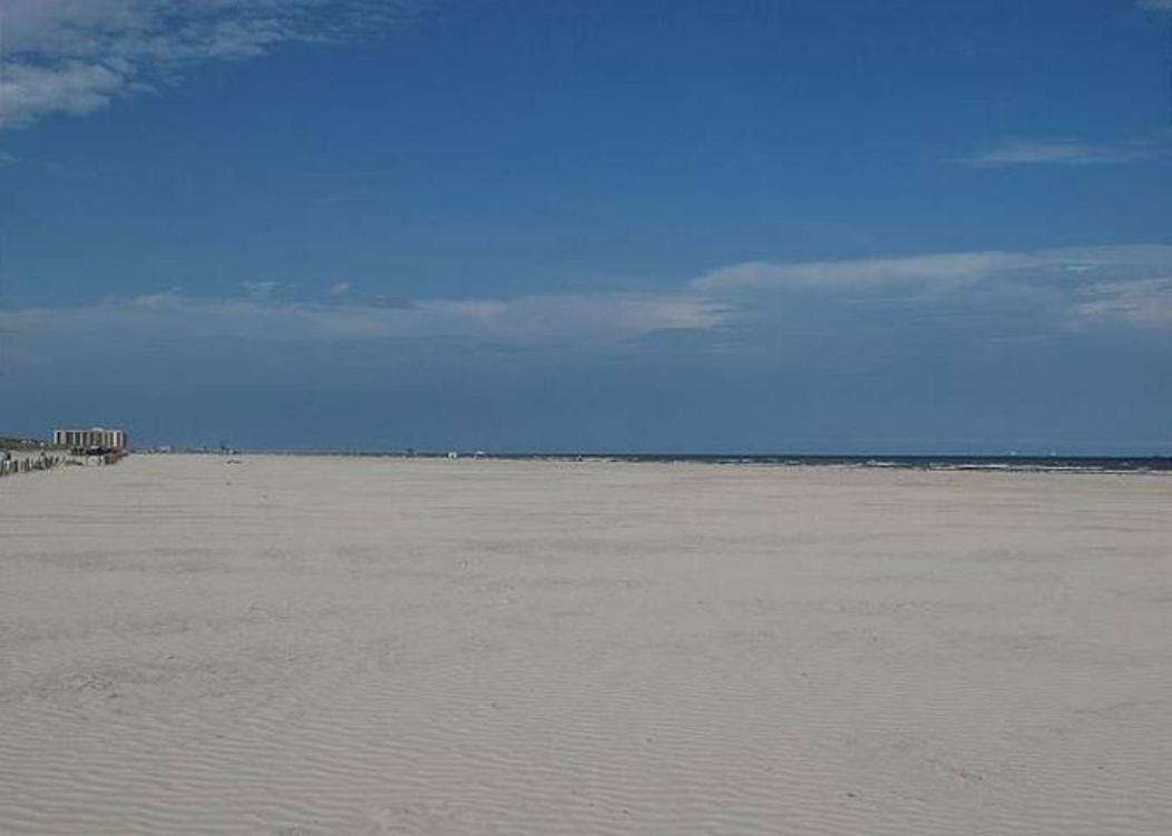 7 Bedroom Home Steps To The Beach With 4 Patios And Pool! Sleeps 20 Порт-Аранзас Екстер'єр фото