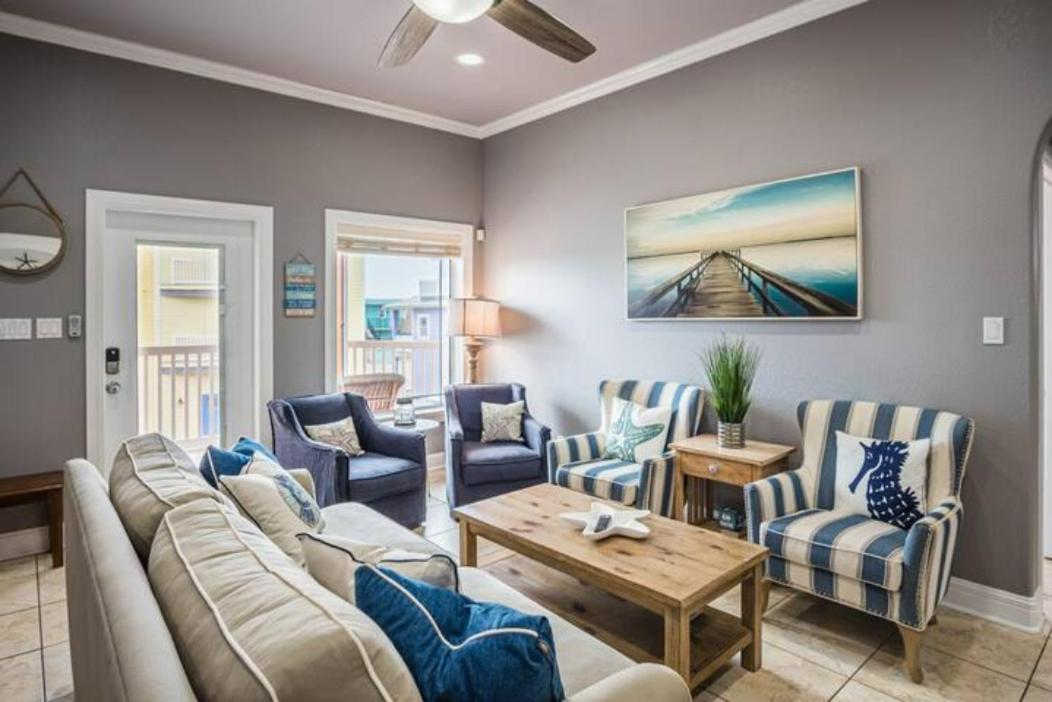 7 Bedroom Home Steps To The Beach With 4 Patios And Pool! Sleeps 20 Порт-Аранзас Екстер'єр фото