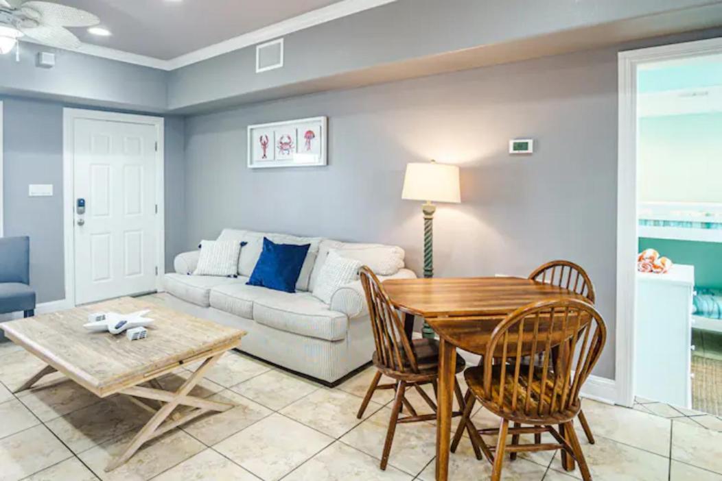 7 Bedroom Home Steps To The Beach With 4 Patios And Pool! Sleeps 20 Порт-Аранзас Екстер'єр фото